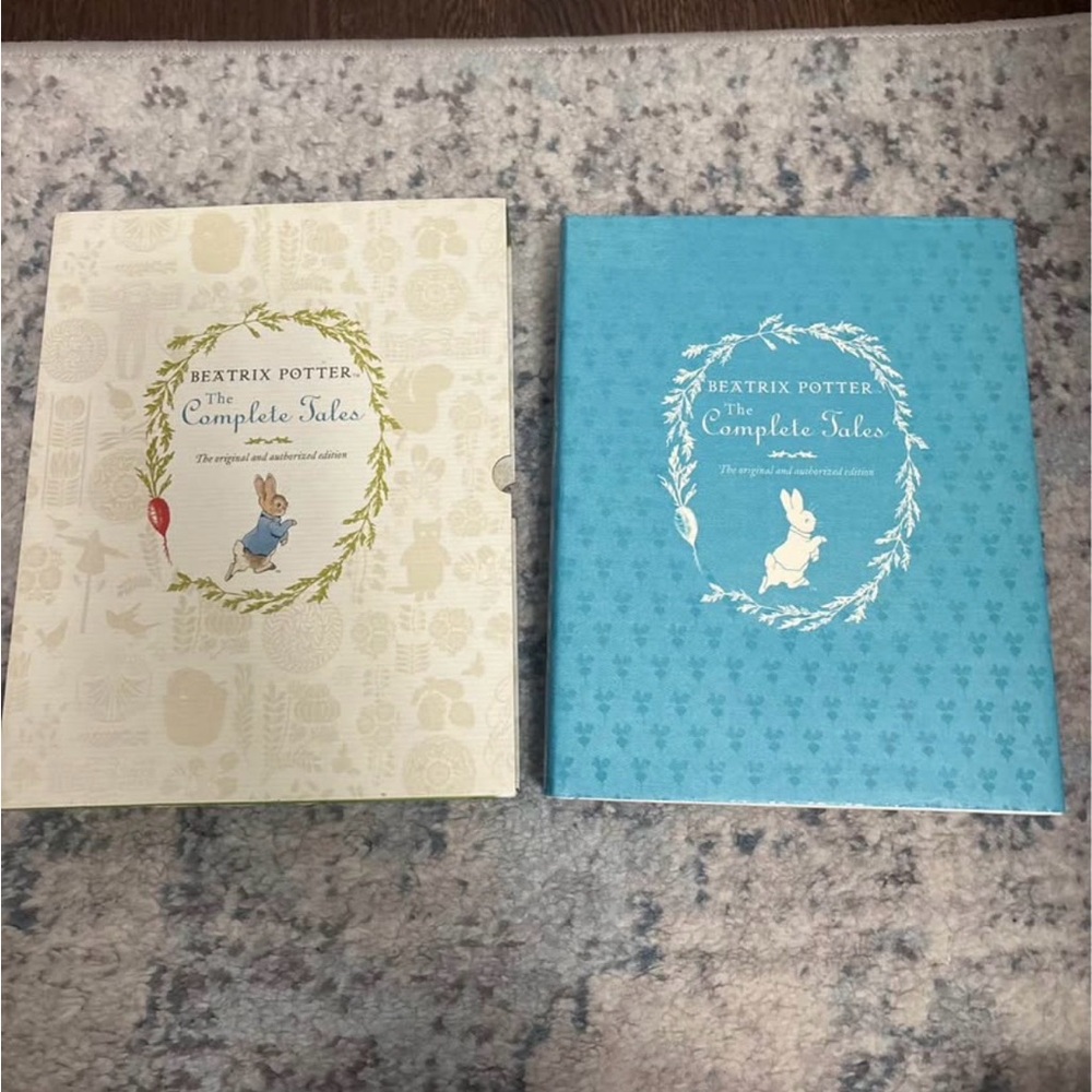 Beatrix Potter Complete Tales Book with Dustcover Box: The World of Peter Rabbit